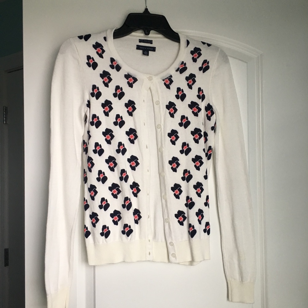 Beautiful Tommy Hilfiger button down sweater